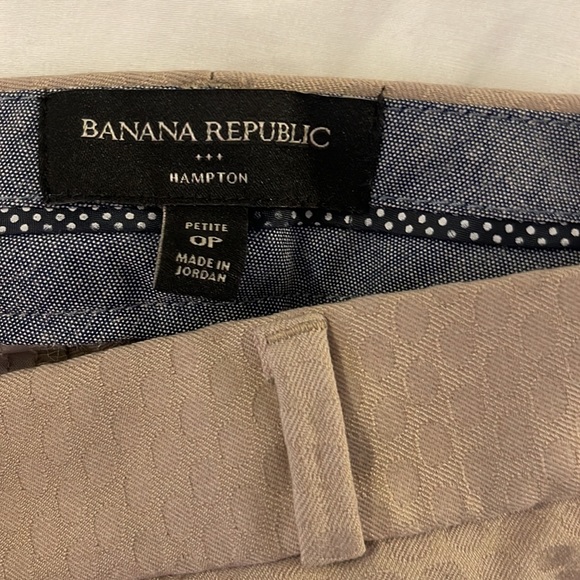 Banana republic women’s beige mid rise cropped pants - Picture 3 of 4